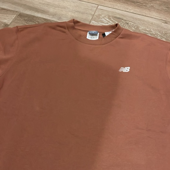 NB Crewneck Sweatshirt Medium - Picture 2 of 6